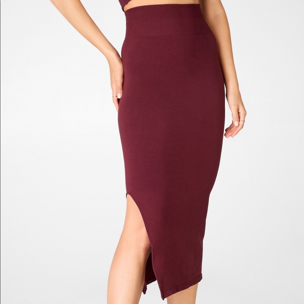 Fabletics Wine High Waisted Ribbed Seamless Midi Skirt with Side Slit Size Small